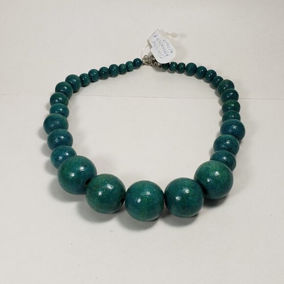 Stunning Silver Tone Green Beaded Necklace – Multi-Sized Elegant Women's Jewelry - Picture 6 of 7